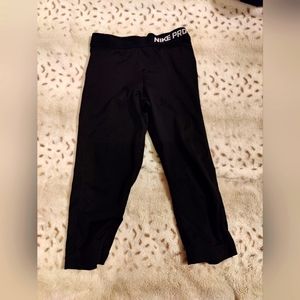 NIKE PRO Capri leggings